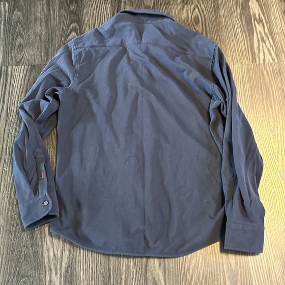 🍍UNTUCK IT CASUAL BUTTON DOWN🍍SZ LARGE-NAVY🍍PIT TO PIT 22”🍍LENGTH 29”🍍 - Picture 3 of 3